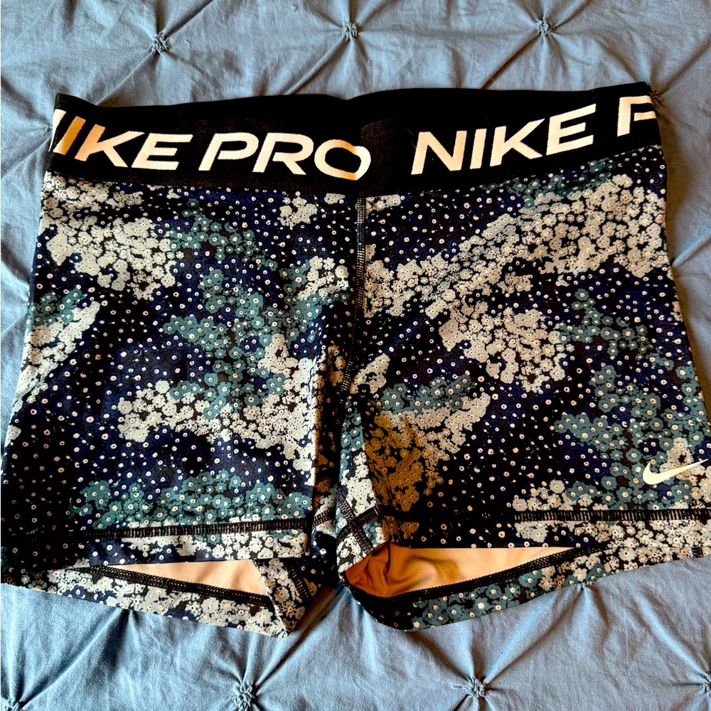 Nike Pro women’s 3inch short